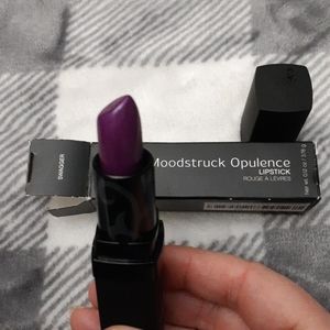Younique Swagger Lipstick